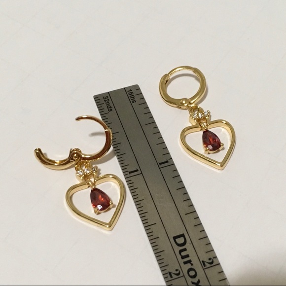 New gold filled red garnet teardrop heart earrings - Picture 4 of 8